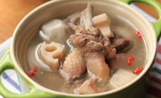 蓮藕開胃清熱滋補(bǔ)養(yǎng)身 推薦四款蓮藕食療方