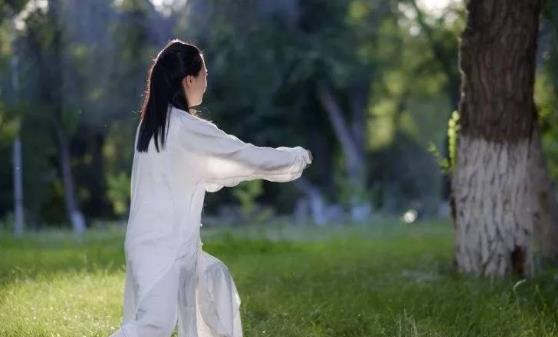 老人適當(dāng)運動的好處 適合老年人的五項運動