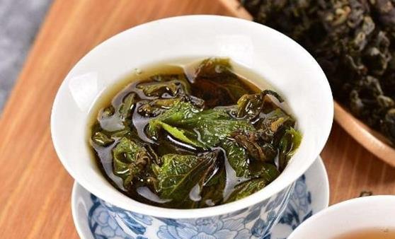 盤點(diǎn)茶葉渣的14大神奇妙用 茶葉渣能緩解皮膚曬傷