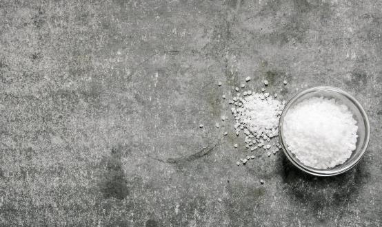 小小的鹽竟然有美容作用 清潔毛孔平衡油脂分泌