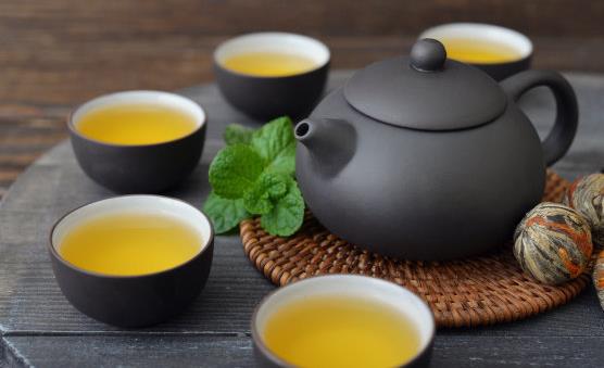 經(jīng)常喝茶有養(yǎng)生的功效 這10類(lèi)人不適合喝茶