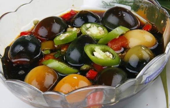 女人不想老太快，4類食物要少吃，3種美容抗衰老的食物可多吃