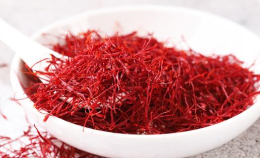 藏紅花用開水泡還是溫水泡 藏紅花每天泡幾根可以天天喝嗎